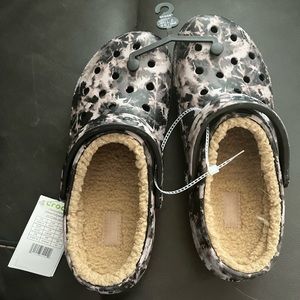 Womens size 11 crocs